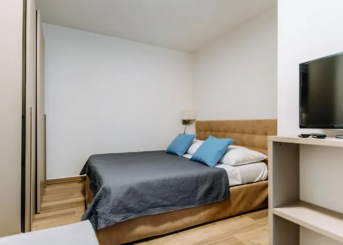 Aquarius Apartments By Duhomes