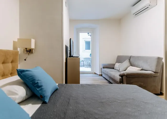 Aquarius Apartments By Duhomes